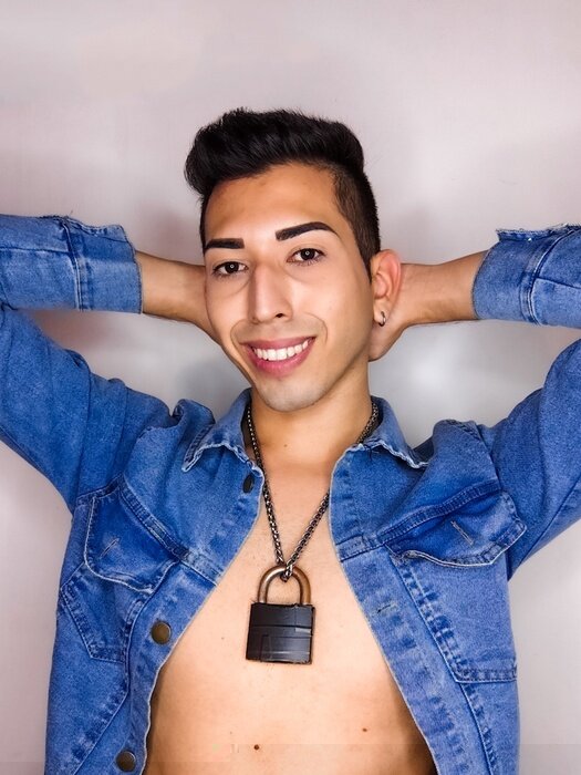 Foxxxylatinovip OnlyFans